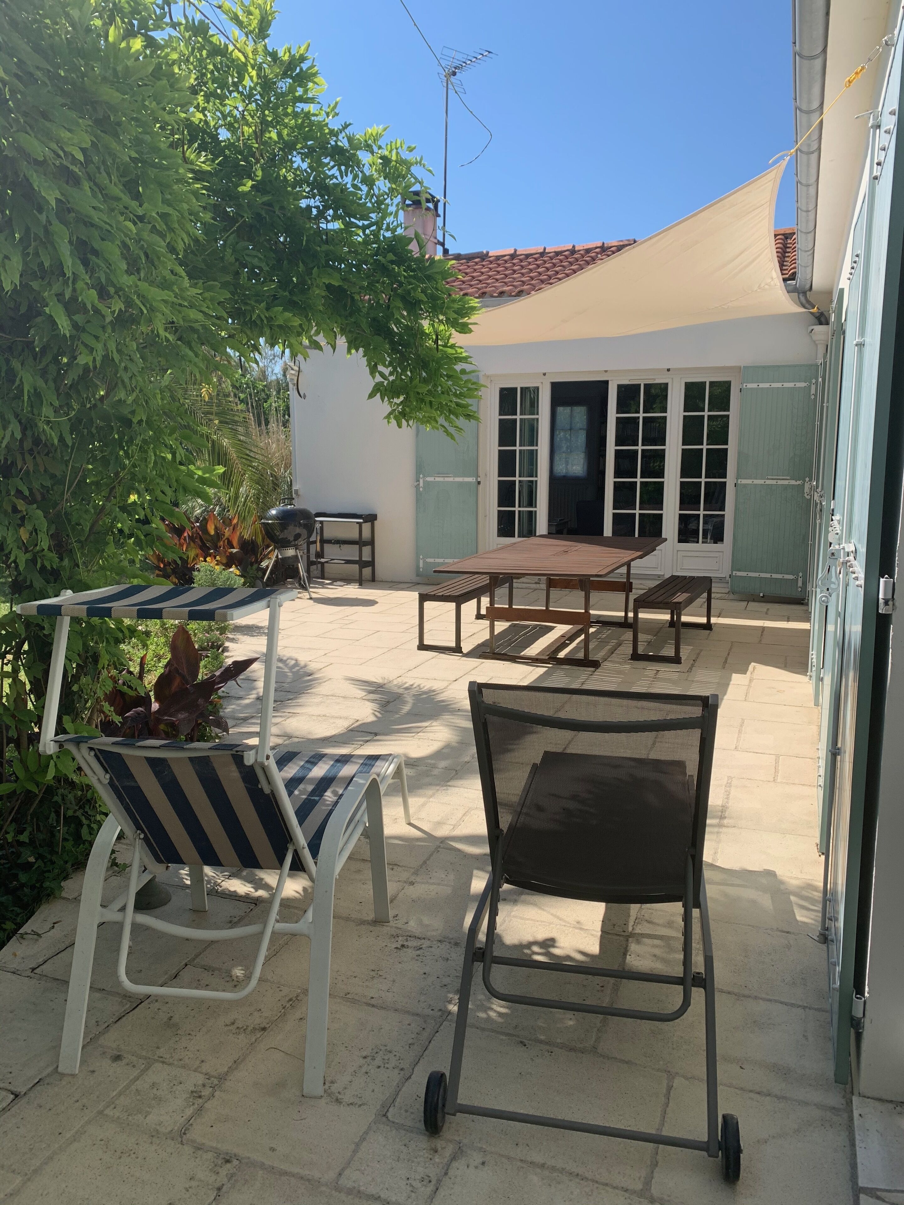 屋外ダイニングエリア