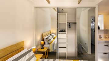 Studio Standard, salle de bains attenante (First Floor)