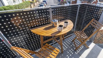 Studio Standard, salle de bains attenante (First Floor) | Vue depuis le balcon