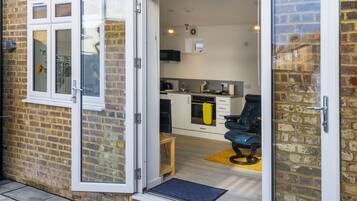 Standaard studio, en-suite badkamer (Ground Floor) | Exterieur