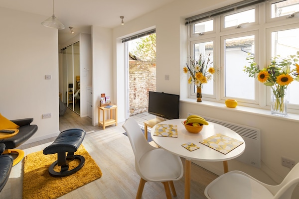 Standard Studio, Ensuite (Ground Floor) | Interior