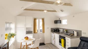 Studio Standard, salle de bains attenante (First Floor) | Cuisine partagée