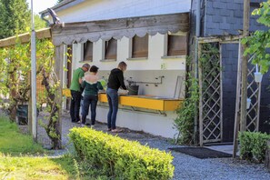 Shared bathroom - Safaritent at Camping Spineuse (Neufchateau)