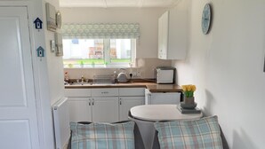 Unclassified image, 4 of 23, button - Chalet 26 Widemouth Bay (Bude)