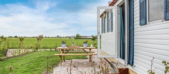 Beautiful (sta)caravan in Woubrugge