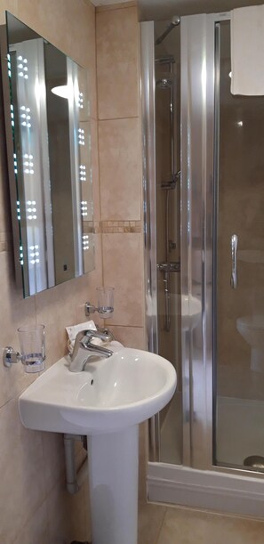Apartament superior, accessible, bany privat | Bany