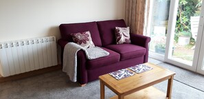 Superior Apartment, Accessible, Private Bathroom | Lounge - Trelawne Garden Annexe (Falmouth)