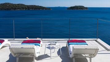 Villa (Three Bedroom Villa with Pool) | Terrasse/patio