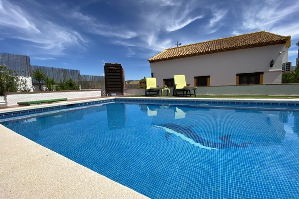 pool 32m2.