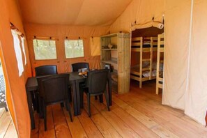 Tent (Safarizelt 6 Personen) | In-room dining - Safaritent At Camping Gt Keiheuvel (Balen)
