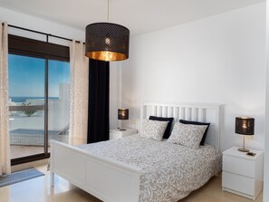 2 bedrooms, iron/ironing board, free WiFi