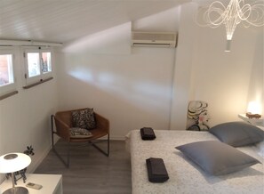 1 chambre, fer et planche à repasser, Wi-Fi gratuit, draps fournis