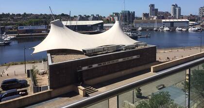 Toothbrush Apartments - 2 Bed 2 Bath - Anchor Street