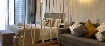 Cozy & Stylish 900M from the beach 🏖