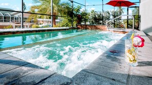 Piscine extérieure, piscine chauffée