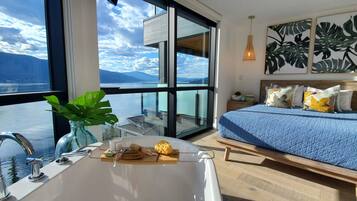 2 chambres, bureau, fer et planche Ă repasser, lit parapluie