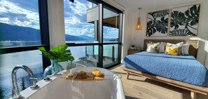 2 Schlafzimmer, Schreibtisch, Bügeleisen/Bügelbrett, Reisekinderbett