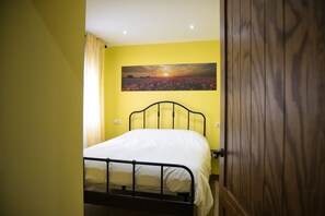 2 dormitorios, tabla de planchar con plancha, wifi y ropa de cama