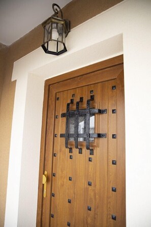 Exterior detail - Newly renovated rural house, for 4-6 people (Sanchidrián)