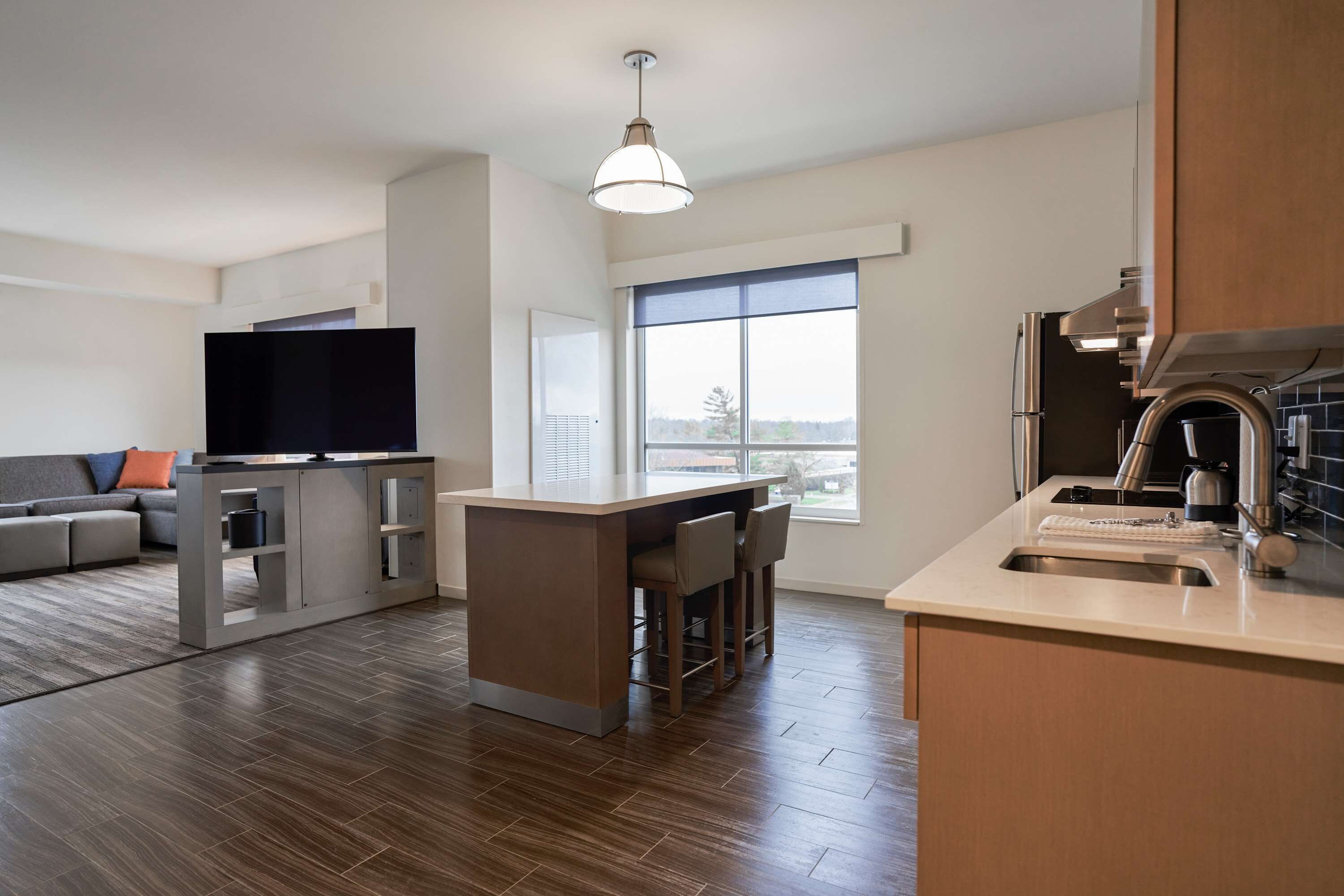 suite, 1 bedroom, accessible, bathtub | private kitchen | coffee/tea maker