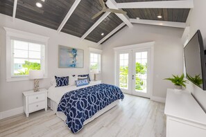 7 bedrooms, desk, iron/ironing board, internet