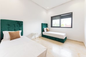 Appartement Vue Piscine | 2 bedrooms, premium bedding, laptop workspace, blackout drapes