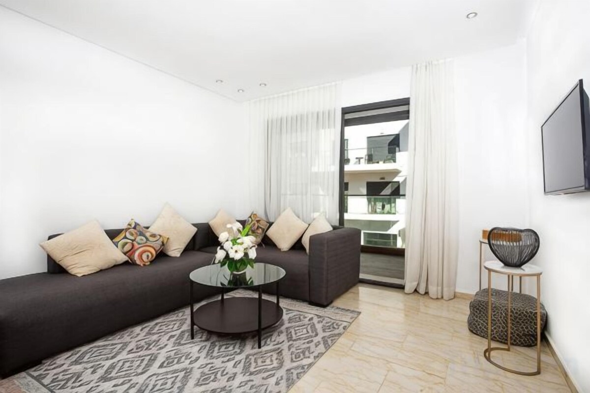 Living area | 32-inch flat-screen TV with satellite channels, TV