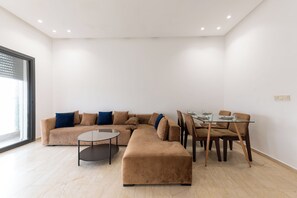 Appartement Vue Piscine | Dining room