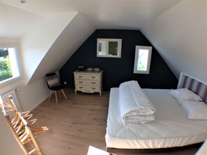 3 Schlafzimmer, Reisekinderbett, kostenloses WLAN, Bettwäsche
