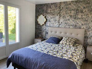 3 عدّة غرف نوم وسرير سفر وواي فاي مجانًا وملاءات أسرّة