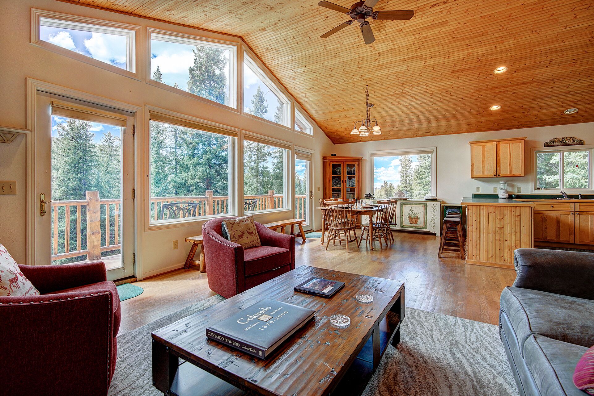FREE SkyCard Activities - Wooded Setting, Gas Fireplace, Wrap-Around Deck - Daniels Mountain View Lo