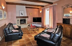 Smart TV, DVD player - Lovely home in Lussas (Lussas)