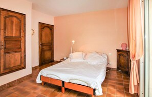 5 chambres, lit parapluie, Wi-Fi gratuit, draps fournis
