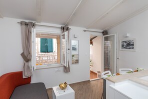 Apartment (One Bedroom Apartment with Terrace) | Living room