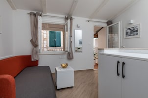 Apartment (One Bedroom Apartment with Terrace) | Living room