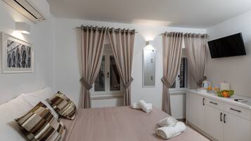 Double Room (Double Room (1st floor)) | 3 bedrooms, iron/ironing board, free WiFi, bed sheets