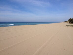 Beach - Ground floor house with sea view beach access (San Pietro Spekijarika)