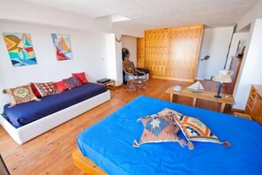 1 soverom, strykejern/-brett og sengetøy