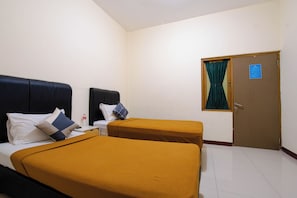 Standard Twin Room | Free WiFi - Athena Syariah Residence (Tangerang)
