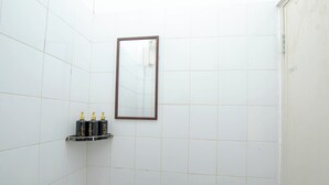 تجهيزات دش، مناشف، صابون