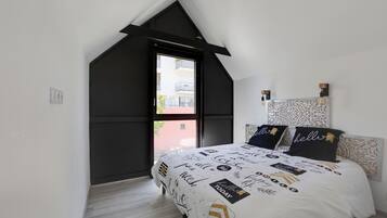 1 chambre, fer et planche Ă repasser, Wi-Fi gratuit, draps fournis