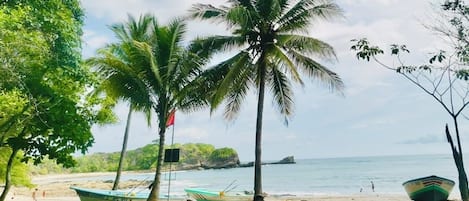 靠近海滩