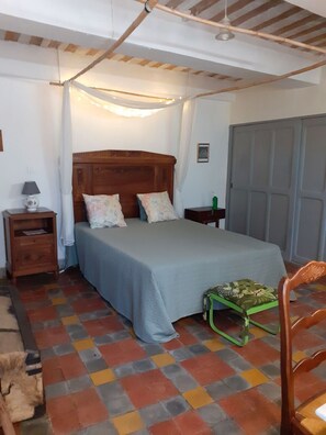 2 chambres, bureau, fer et planche à repasser, Wi-Fi