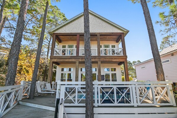 Exterior - Luxury Lake to Beach Home in the Heart of Seagrove Beach - Royal Destinations (Santa Rosa Beach)