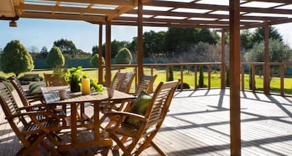 Musk Vale Villa a contemporary family getaway