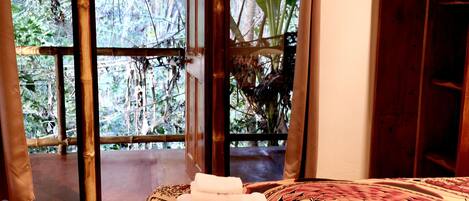 2 bedrooms, WiFi, bed sheets, wheelchair access