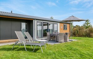 Outdoor dining - Stunning home in Süsel with WiFi (Süsel)