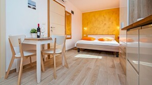 1 bedroom, iron/ironing board, free WiFi, bed sheets
