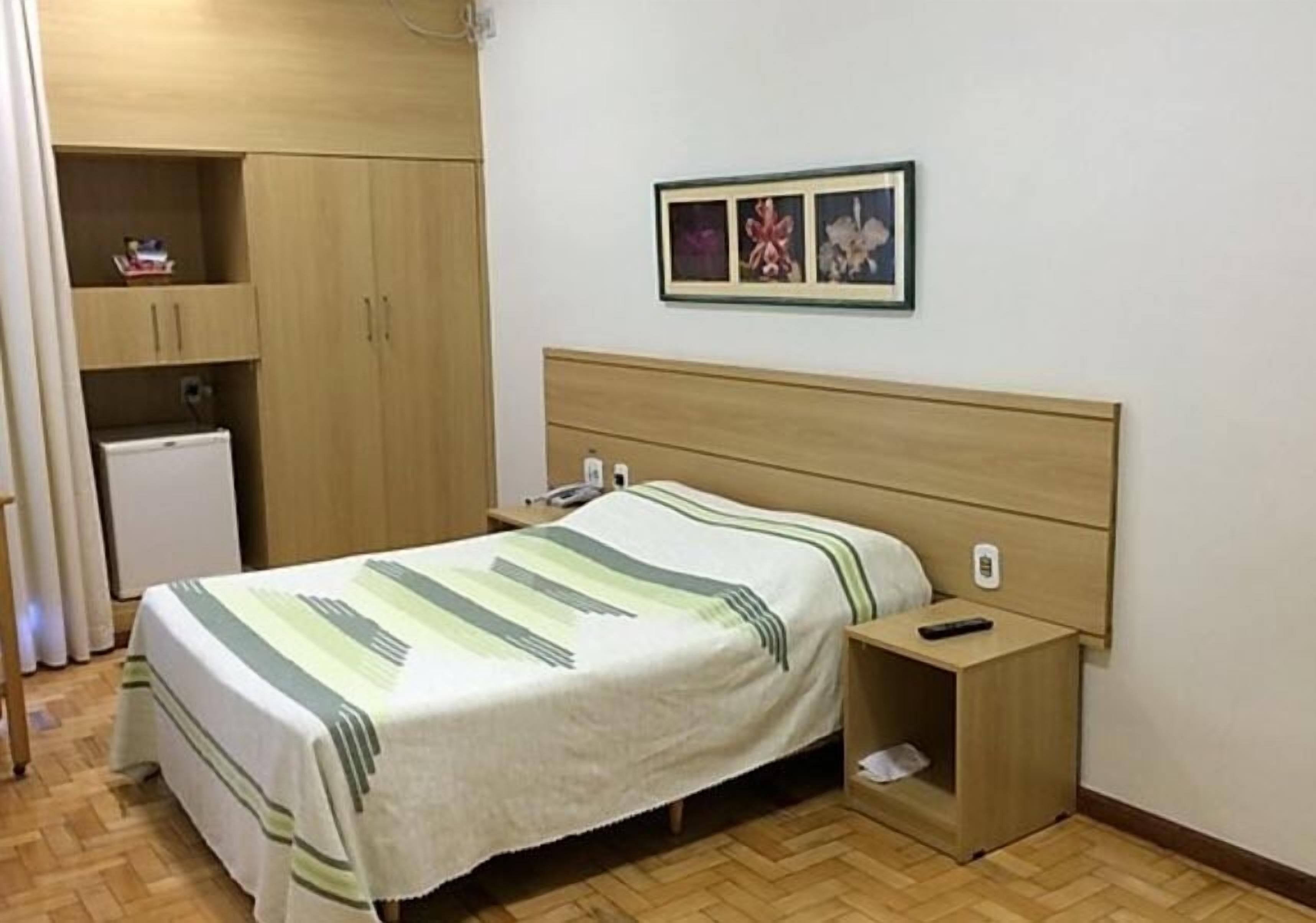Caja de seguridad en la habitación, wifi gratis y ropa de cama 