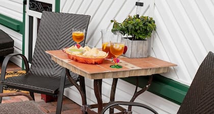 Sebastian Florida Suite with Heated Salt Water Pool